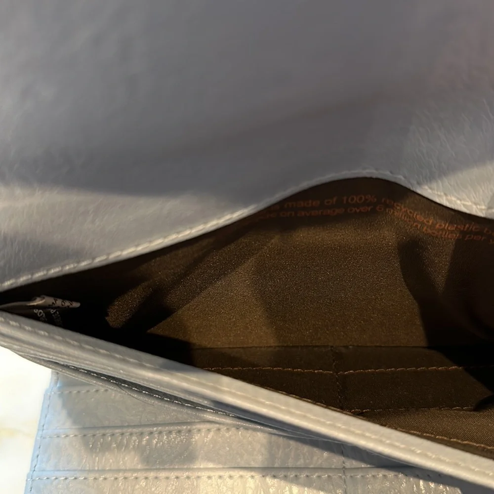 Matt and Nat ilda Wallet,  dusk - Picture 8 of 8